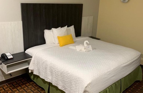 Edinburg Hotel | HomeStay Inn & Suites Edinburg