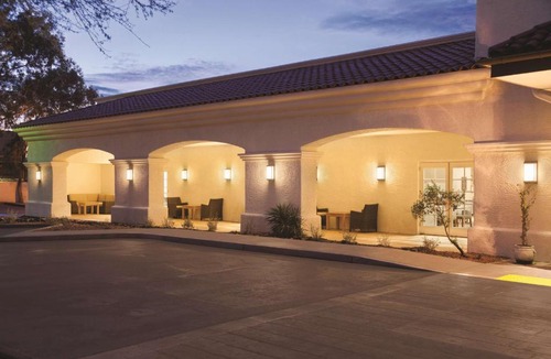 Tucson Hotel | Homewood Suites Tucson St. Philip's Plaza University