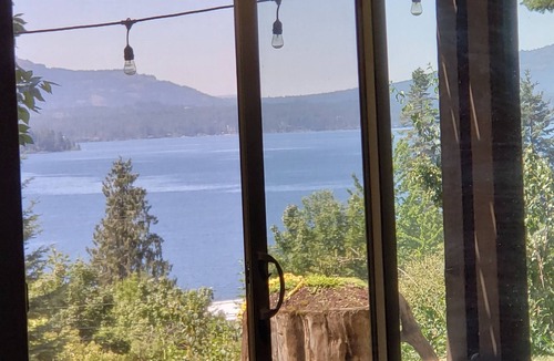 East Hope House | HOPE, IDAHO HOME Only One block from Lake Pend Oreille with GREAT lake views!