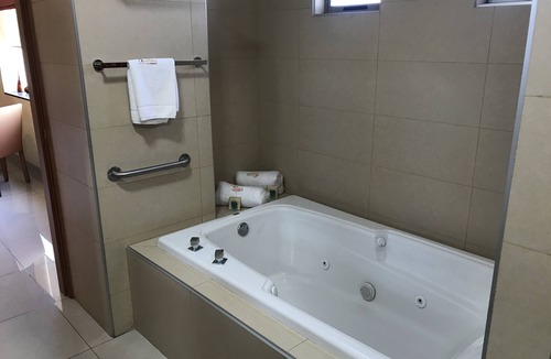 Zona Expo Hotel | Hostalia Hotel Expo & Business Class
