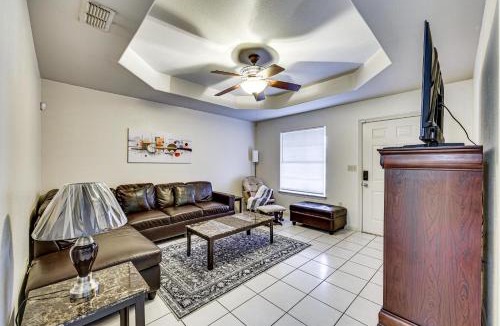 Brownsville House | Hot Tub! Dog-Friendly Gem 6 Mi to Dtwn Brownsville