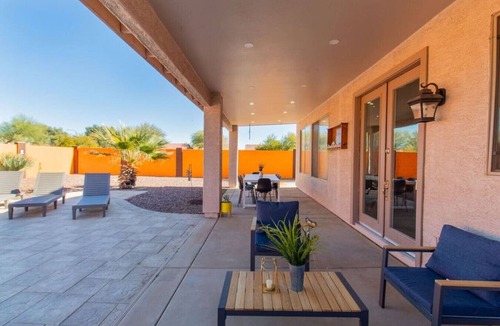 Casa Grande House | Hot Tub+Heated Pool/Loving Home!