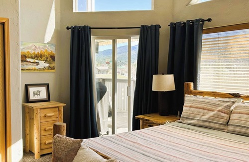 Kellogg Condo | Hot Tub + Views | 3bdrm Silver Mtn Ski/Bike Condo