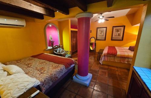 Colima Hotel | Hotel Art Gallery Casona de los Milagros