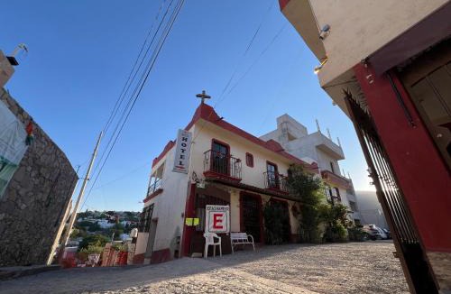 Bernal Hotel | Hotel Casa De Los Abuelos
