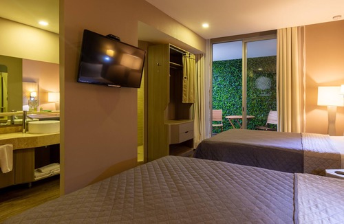 Leon Hotel | Hotel Glow Point - Mulza