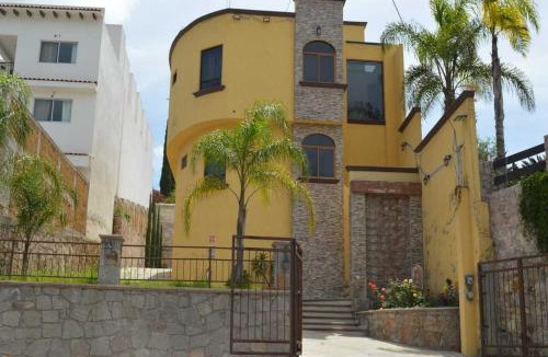Bernal Hotel | Hotel Guadalupe Bernal, Peña de Bernal