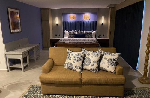 Colina del Sol Hotel | Hotel HBlue Malecón