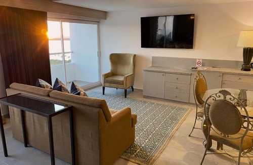 Colina del Sol Hotel | Hotel HBlue Malecón