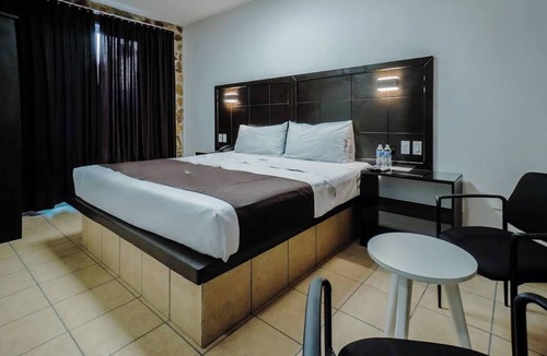Granjas del Marques Hotel | Hotel las Piedra Stone