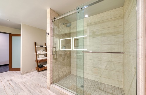 Newhall Hotel | Hotel Lexen Santa Clarita Valencia Near Six Flags