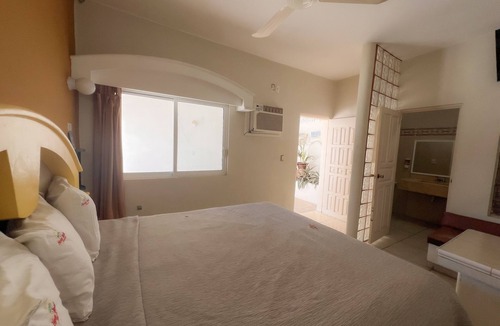 Sin Nombre Hotel | Hotel Oasis