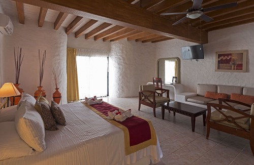 Tenacatita Hotel | Hotel Punta Serena & Resorts- Couples Only
