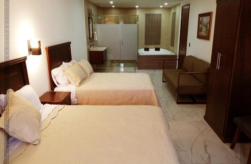 Tepatitlan de Morelos Hotel | Hotel Real Victoria
