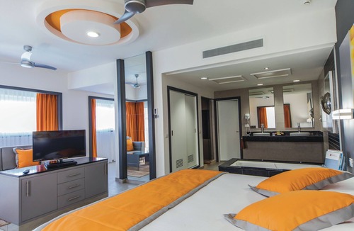 Punta Cancun Resort | Hotel Riu Cancun - Adults Only - All Inclusive