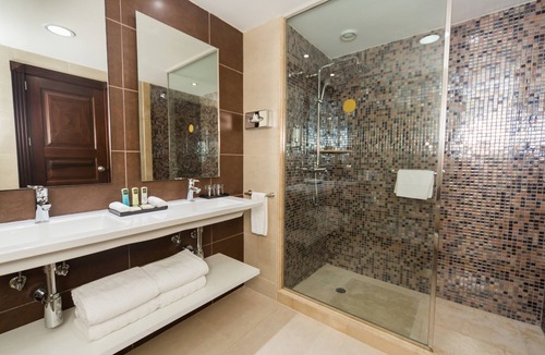 El Tezal Resort | Hotel Riu Palace Cabo San Lucas - All Inclusive