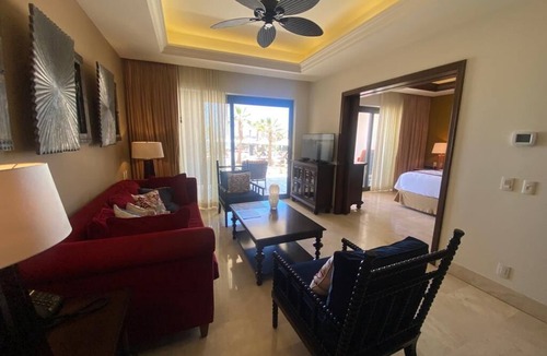 Marina Hotel | Hotel Room in the Best Resort in Cabo San Lucas