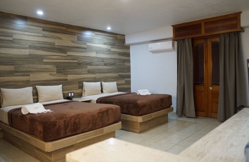Downtown Guadalajara Hotel | Hotel Santiago de Compostela