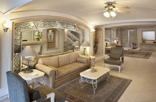 Zapopan Hotel | Hotel & Suites Quinta Magna