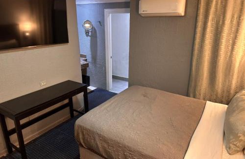 Avenida Revolucion Hotel | Hotel TJ Plaza