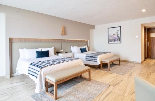 Zona Minerva Hotel | Hotel Velvet Plaza