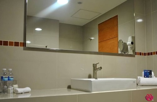Zona Expo Hotel | Hotel y Tú