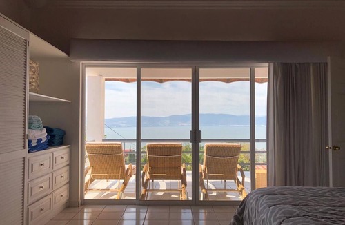 Raquet Club House | HOUSE FACING CHAPALA LAKE WITH BEAUTIFUL VIEW FROM ITTERRACES 24 HOURS SECURITY