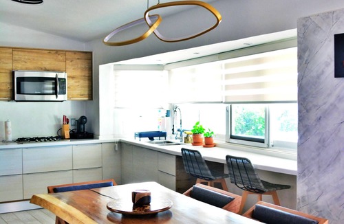 Manzanillo Apartment | House by the beach, wake up to the sound of the sea and everything at your fingertips.