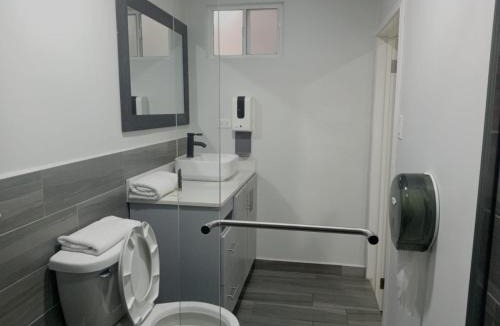 Avenida Revolucion Hotel | House of Varz Minisuite