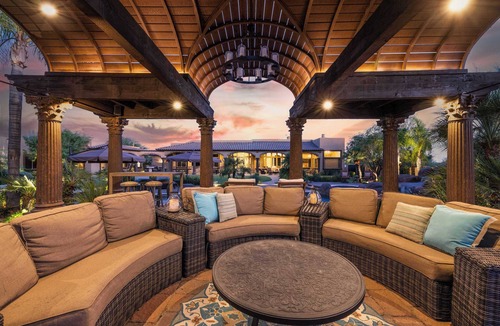North Scottsdale House | HÓZHÓ Cavedale|Pickleball, Pool, Hot Tub & Theatre