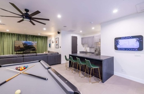 Thunderbird East House | HÓZHÓ River | Lazy River, Pool, BBQ & Theatre