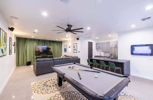 Thunderbird East House | HÓZHÓ River | Lazy River, Pool, BBQ & Theatre