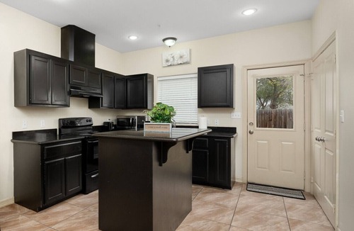 Pharr Apartment | Hummingbird apartment 8