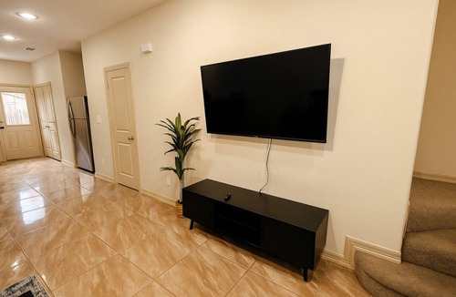 Pharr Apartment | Hummingbird Haven 1 with 2 Bed 2.5Bath and Patio