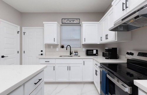 Pharr House | Hummingbird Haven 10 with 2 Bed 2.5Bath and Patio