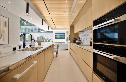 Beverly Hills House | Hutton Villa - Luxury Modern Retreat in Iconic Beverly Hills Oasis