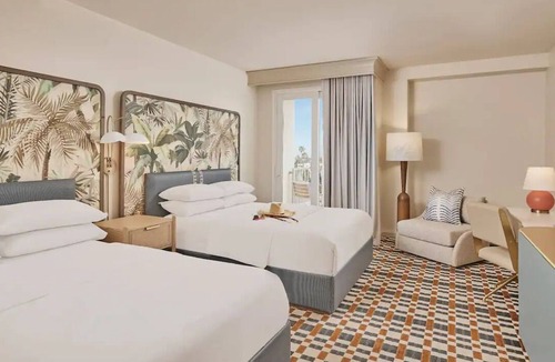Ocean Park Hotel | Hyatt Centric Delfina Pet Friendly Room 6 mins walk from Santa Monica Pier