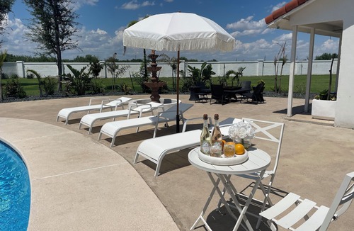 Mission House | Ideal for large groups - 4 King Beds- Sleep 16