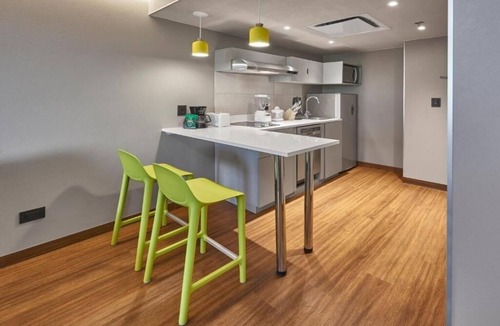 Cancun Apartment | Ideal Stopover Suite w/Kitchenette & Breakfast l Near Central Cancún Sights