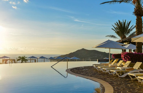 Pedregal Hotel | Imagine waking up to Pacific Ocean views, golden sunsets, and oceanfront suites!