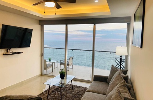 Ferrocarrilera Apartment | Impressive oceanview condo. Floor 15; pool, sauna & jacuzzi.