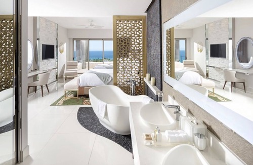 Cabo San Lucas Resort | Incredible 3-Bedroom Ocean View Loft at Garza Blanca 5-Star Resort: Los Cabos