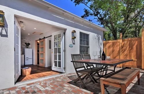 Valley Glen Cottage | Incredible Private Cozy Guesthouse with Gorgeous Private Patio