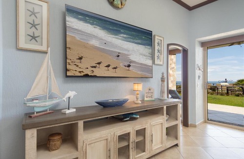 Bella Vista House | It's All Good Getaway Oceanfront Condo Great For Families