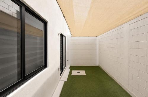 El Marques Apartment | Japandi Zibata Loft Patio Privado