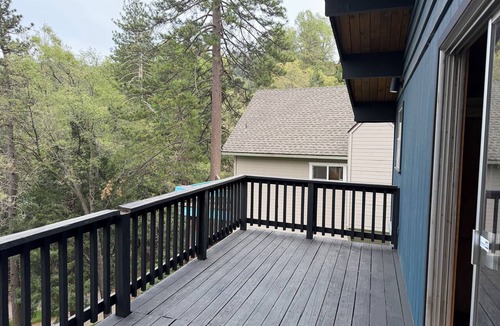 Crestline Cabin | Jewel in Crestline/Arrowhead. Modern, eclectic cabin in the woods. Walk to lake.
