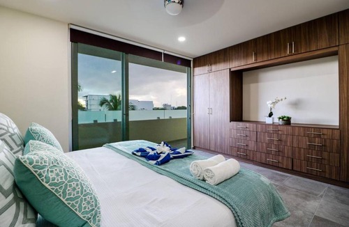 Tohoku Apartment | Joint 4BR Penthouse Rooftop pool Wifi/AC Sleep 14!