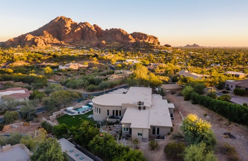 Camelback Foothills Villa | Julep by AvantStay | Stylish 9 BR Estate w/Mid-Century Modern Decor