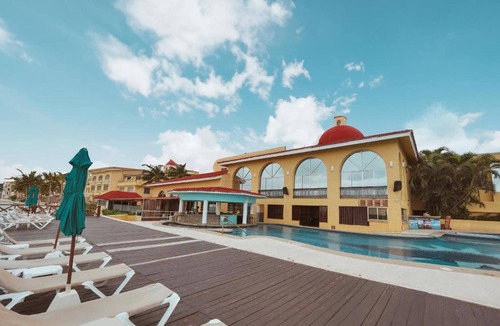 Downtown Cancun House | Junior Suite by All Ritmo Cancun Resort & Waterpar
