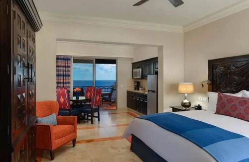 Cabo San Lucas Hotel | Junior Suite in Pueblo Bonito Sunset Beach Golf & Spa Resort